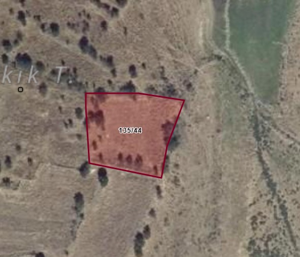 UŞAK EŞME KOLANKAYA KÖYÜNDE 1.390 M² TARLA - UŞAK EŞME fotoğraf 2